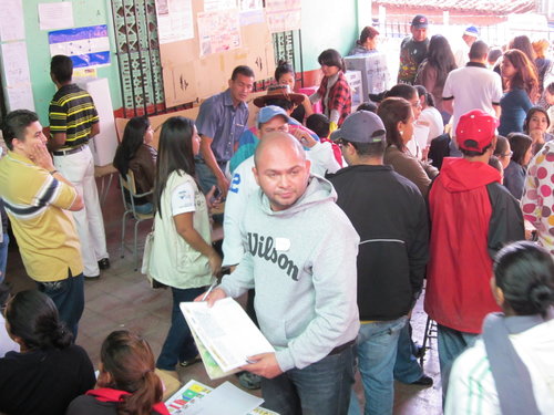 Inside barrio El Reparto voting center.