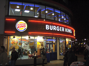 Burger King, By Billy Hicks (Own work) [GFDL (http://www.gnu.org/copyleft/fdl.html) or CC-BY-SA-3.0-2.5-2.0-1.0 (http://creativecommons.org/licenses/by-sa/3.0)], via Wikimedia Commons